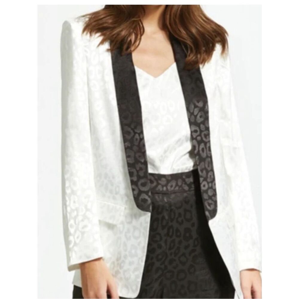 Sen Gen Tuxedo Blazer In Animal Print